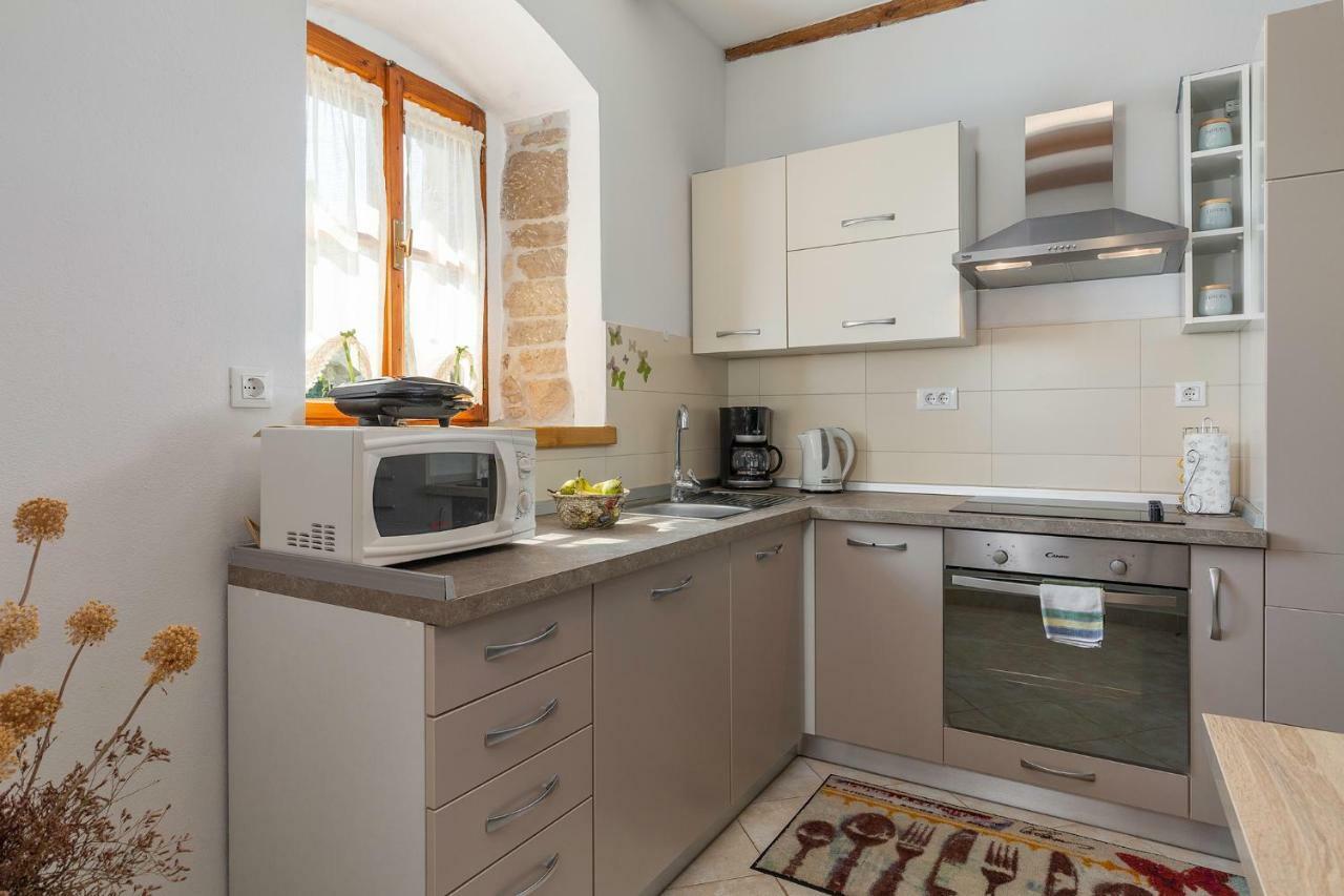 Apartment Malia Kaštelir Extérieur photo