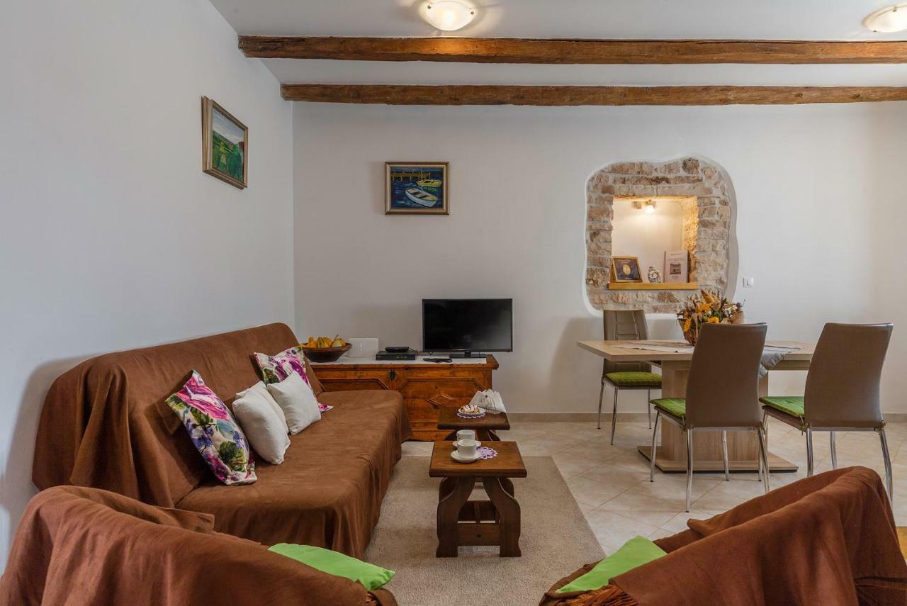 Apartment Malia Kaštelir Extérieur photo